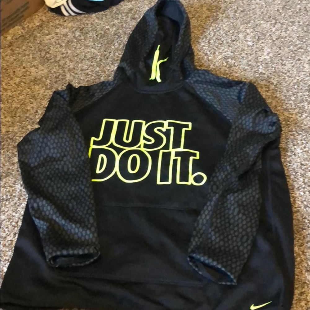 Therma Fit Nike sweater